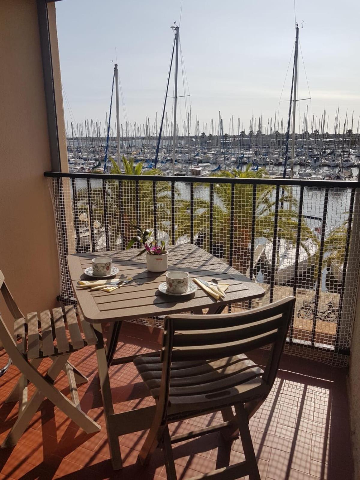 T2 Sur Le Port Avec Parking Apartment Gruissan Bagian luar foto