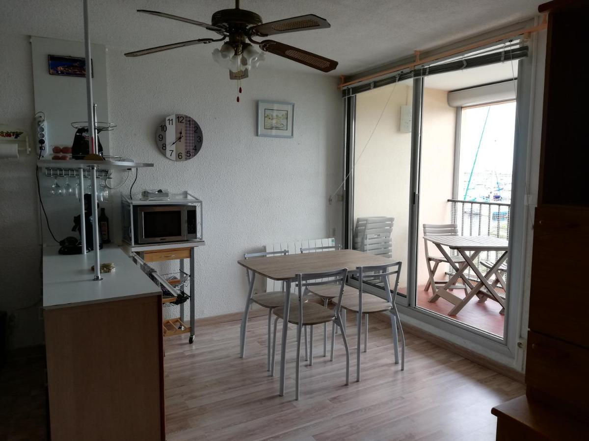 T2 Sur Le Port Avec Parking Apartment Gruissan Bagian luar foto